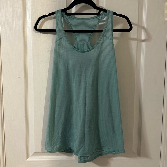 Teal green lulu tank - Picture 1 of 3